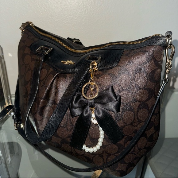 Coach Signature Pleated Tote #F34614 - Picture 4 of 9